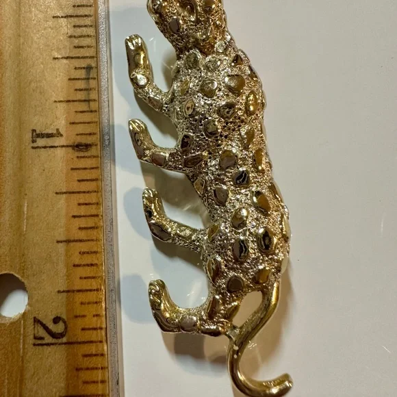 GERRY'S GOLD TONE LEOPARD JAGUAR PANTHER WILD CAT PIN BROOCH - Picture 2 of 3